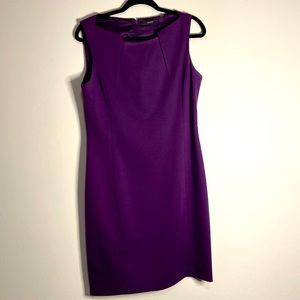 Tahari purple dress sleeveless business has some stretch to it size 10